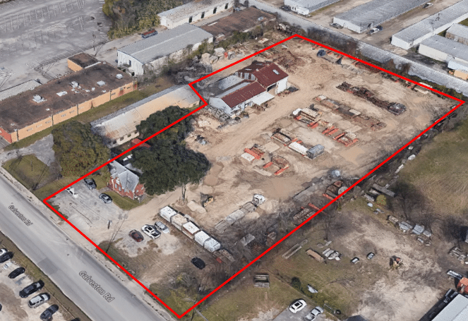 7,400 SF Office/Warehouse - Centermark Commercial Real Estate